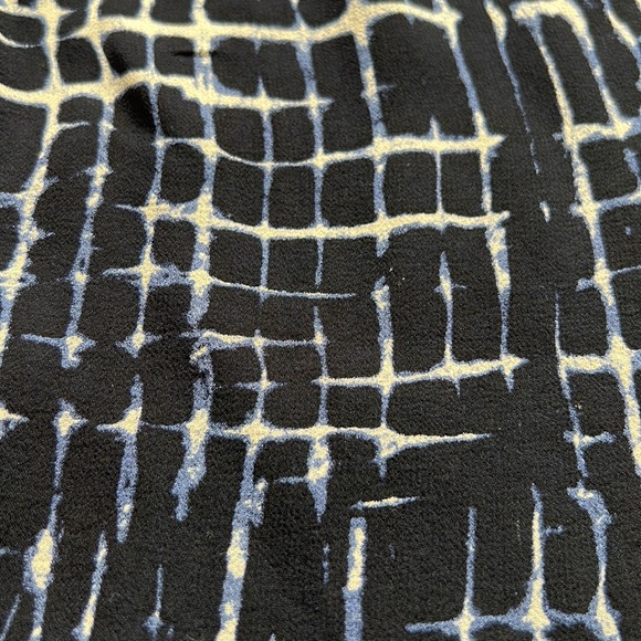 LOVESHACK FANCY Navy and white shirt sleeved silky top. - Picture 2 of 3